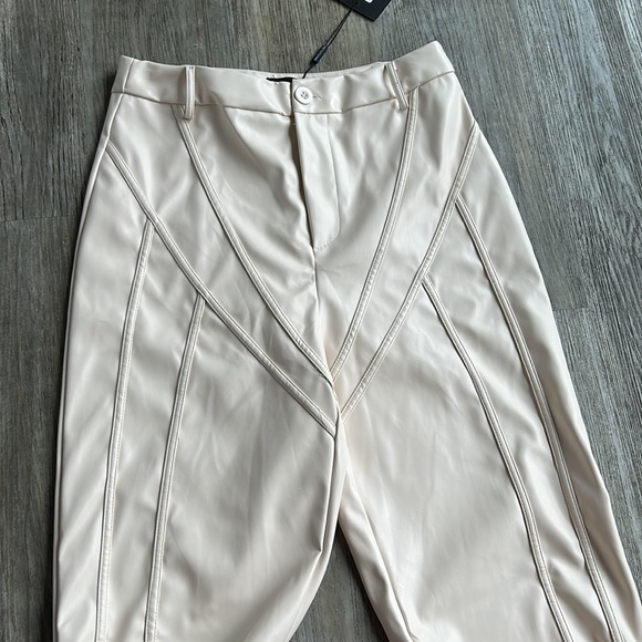 NWT Pretty Little Thing faux leather cream pants - Picture 2 of 8